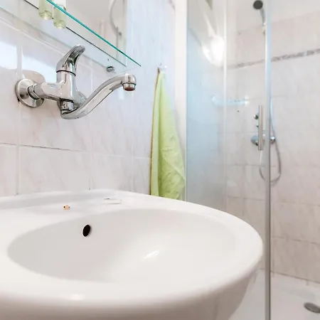 Rozkos Hotel 3*